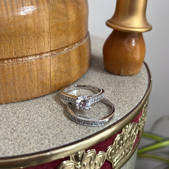 14k Solid Real white gold 2pc engagement ring - Picture 16 of 17